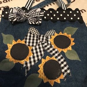 Denim sunflower purse with accessory bag🌻